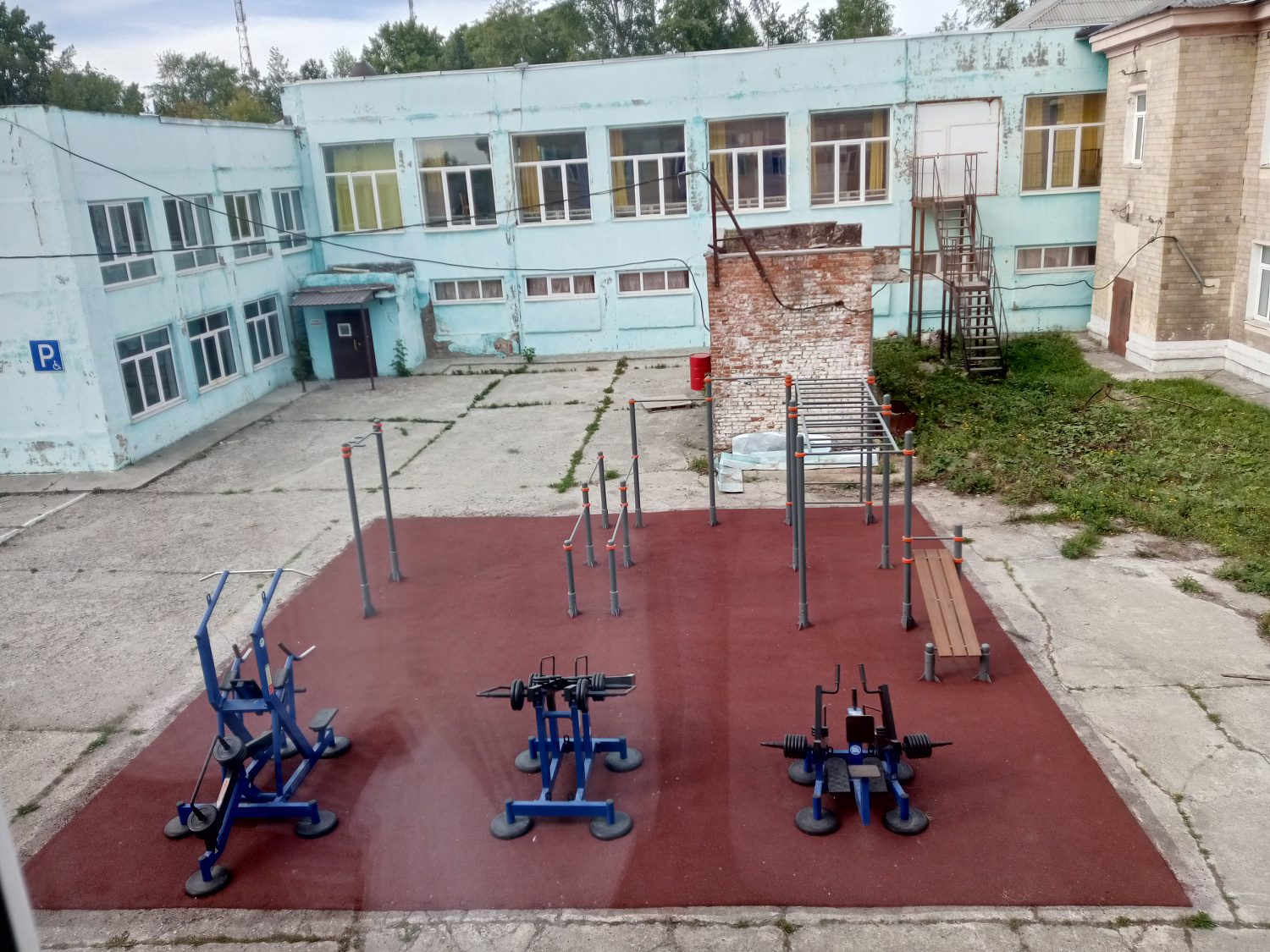 Уличные тренажеры и воркаут СОШ гор. Горнозаводск. 2023 год.